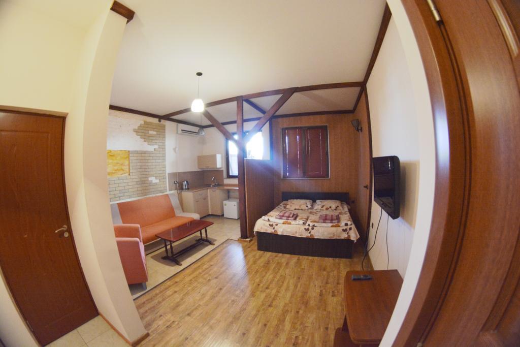 Family Mini-Hotel Martirosyan'S And Tours Erevan Camera foto