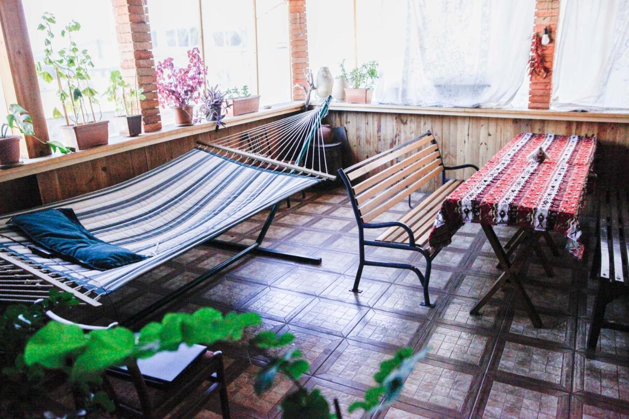 Family Mini-Hotel Martirosyan'S And Tours Erevan Esterno foto